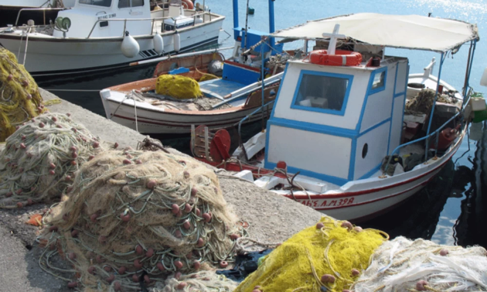 Λέσβος: Μεγάλα πρόστιμα σε ψαράδες για μόλις 5 μέτρα! (βίντεο)
